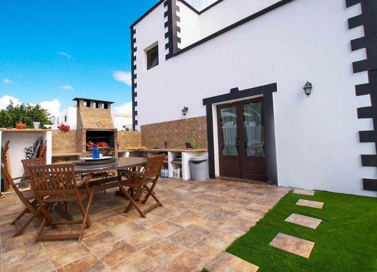 Villa Palacios Herrero Tahiche Spain