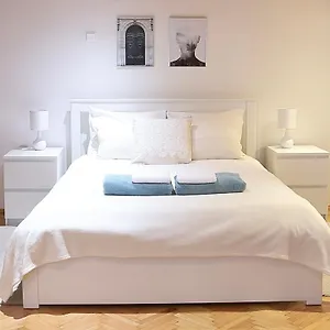 Christie's Downtown Apartamento Budapest