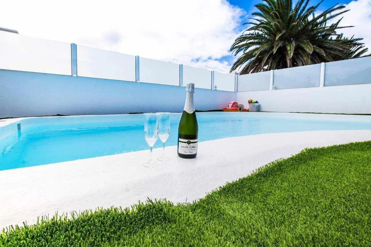 Villa Palacios Herrero Tahiche 0*,  España